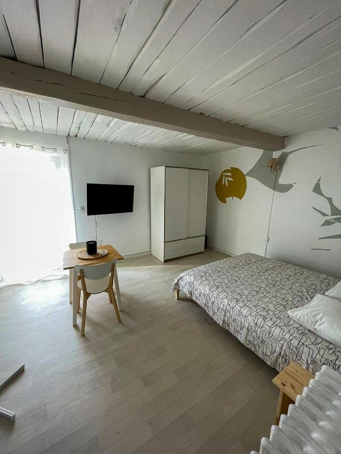Grand Studio A 5Mns De La Plage Des Salins Єр Екстер'єр фото